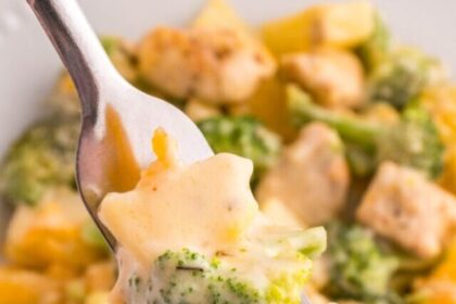 Chicken Broccoli Potato Casserole, Creamy Chicken Casserole, Baked Potato Dish, Cheesy Broccoli, One-Dish Wonder, Easy Casserole Recipe,