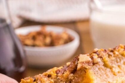 Pecan Pie Bars, Dessert Bars, Shortbread Crust, Pecan Filling, Autumn Treat, Thanksgiving Dessert, Easy Pecan Recipe,